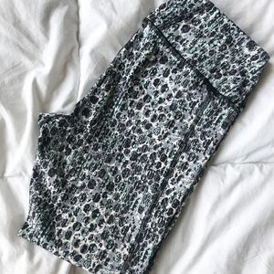 GAIAM Crop Legging